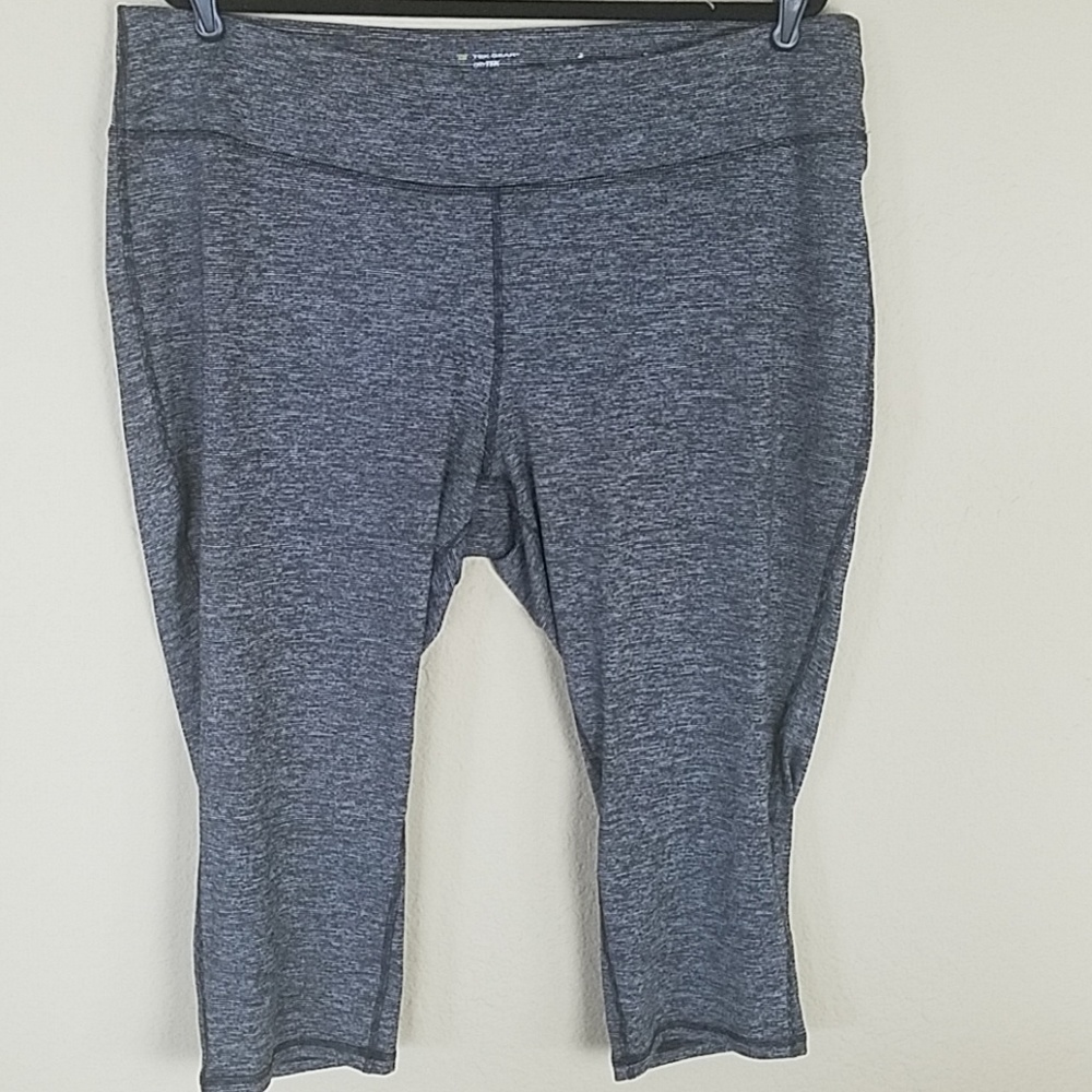 Tek gear dry Tek athletic capris 2X hidden pocket